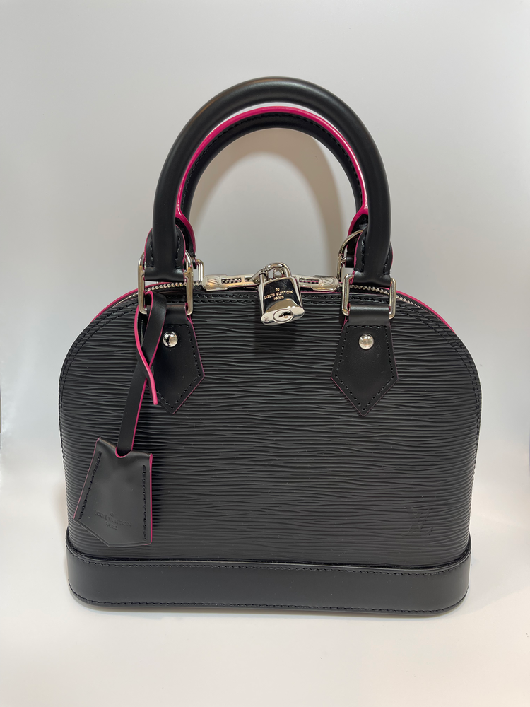 ROSE Louis Vuitton エピレザー バッグ ブラック Louis Vuitton Black/Pink WB! '22 Epi 'Twist' MM Shoulder Bag